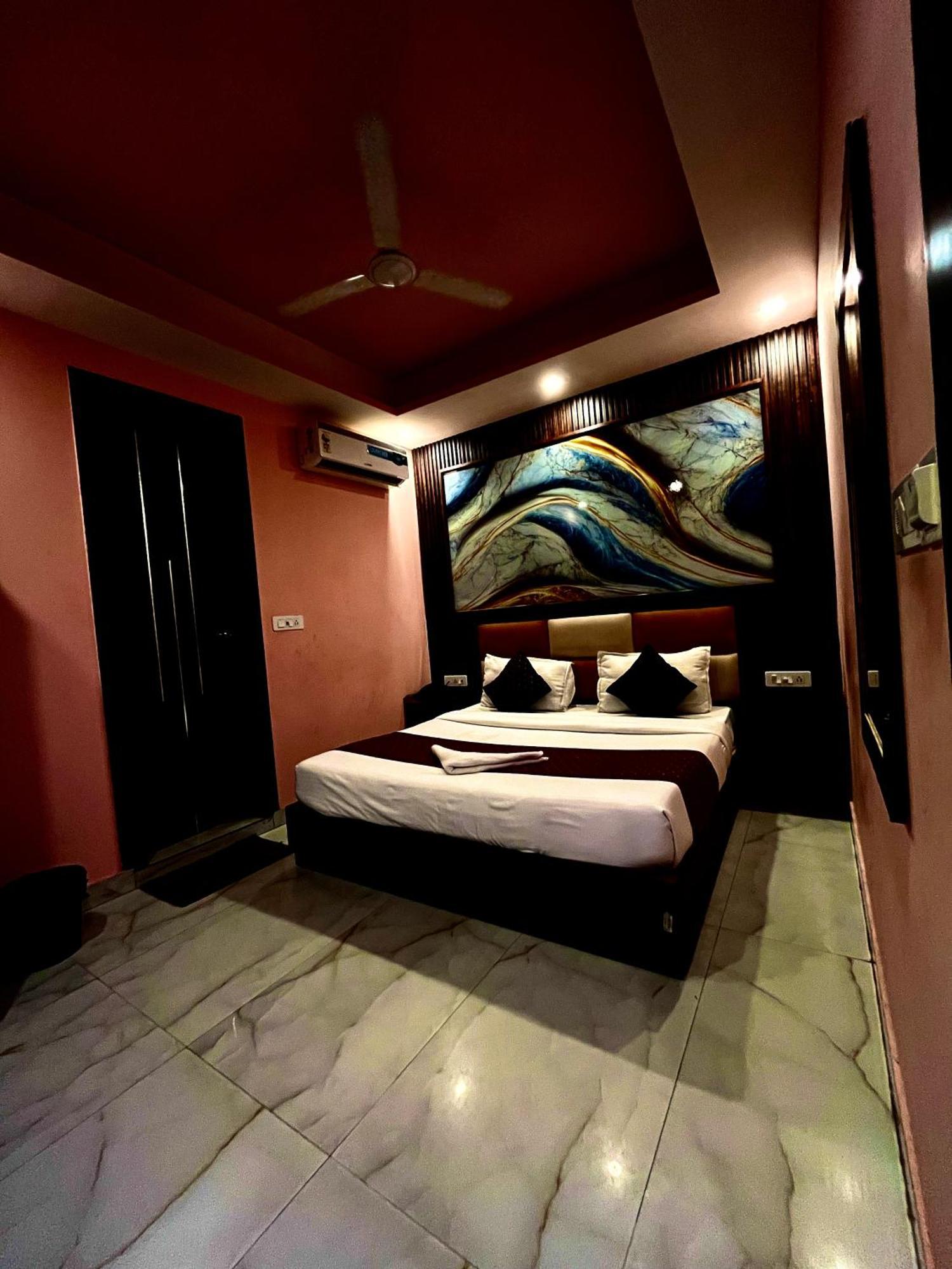 Jupiter Plaza Delhi Airport Hotel New Delhi Exterior photo
