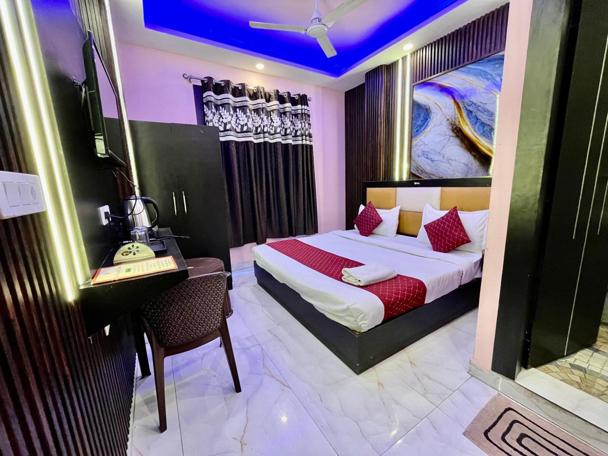 Jupiter Plaza Delhi Airport Hotel New Delhi Exterior photo