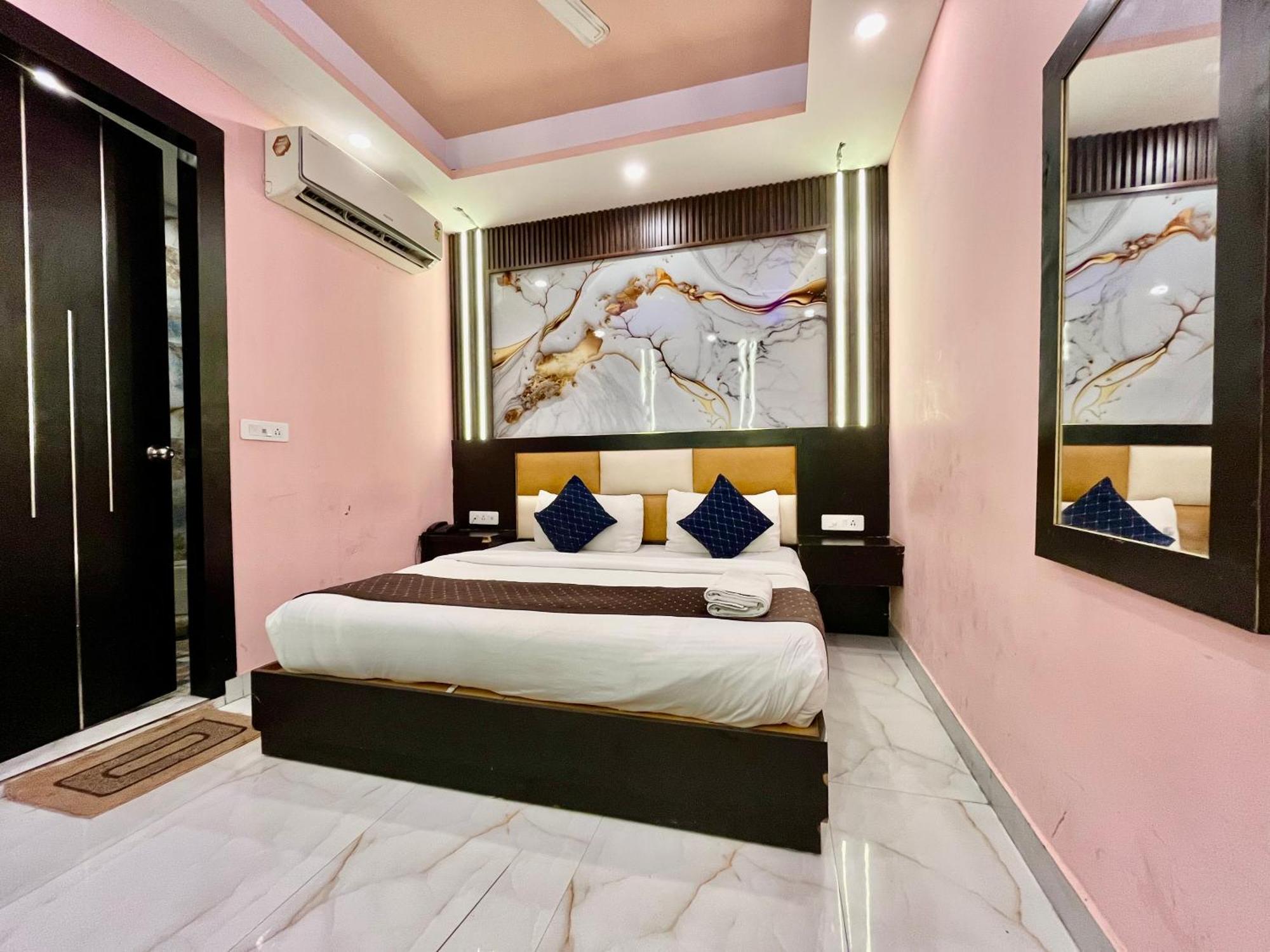 Jupiter Plaza Delhi Airport Hotel New Delhi Exterior photo