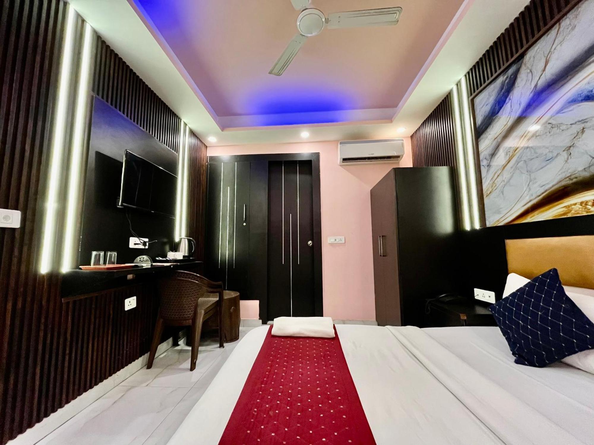Jupiter Plaza Delhi Airport Hotel New Delhi Exterior photo