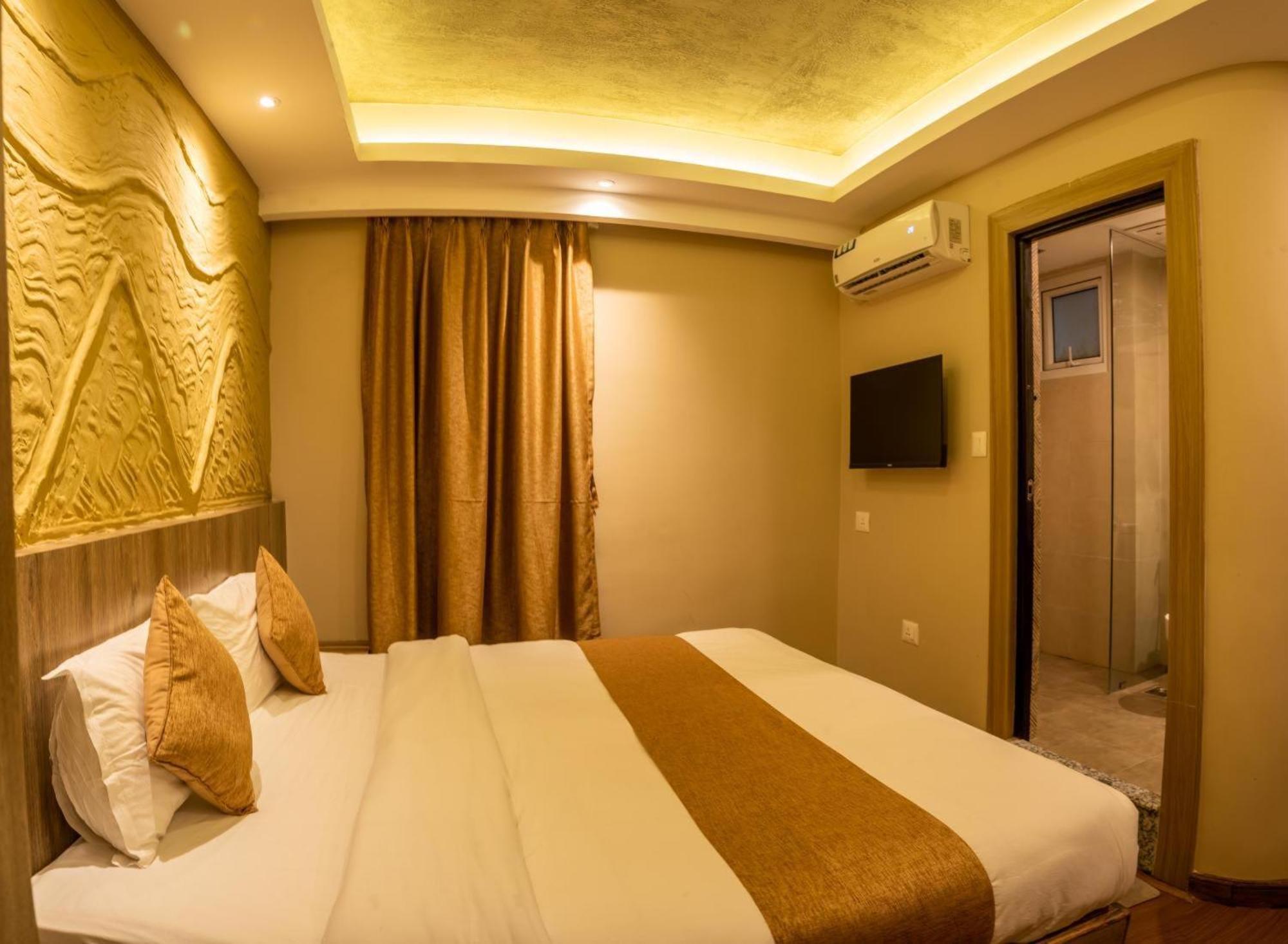 Jupiter Plaza Delhi Airport Hotel New Delhi Exterior photo